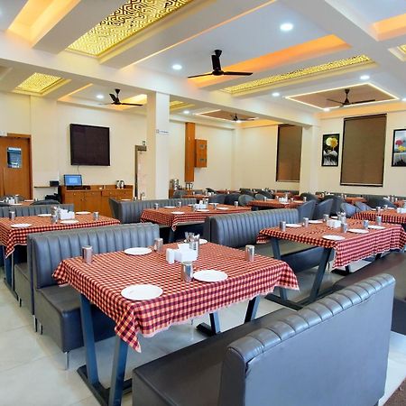 Hotel The Marion Nashik Exterior foto