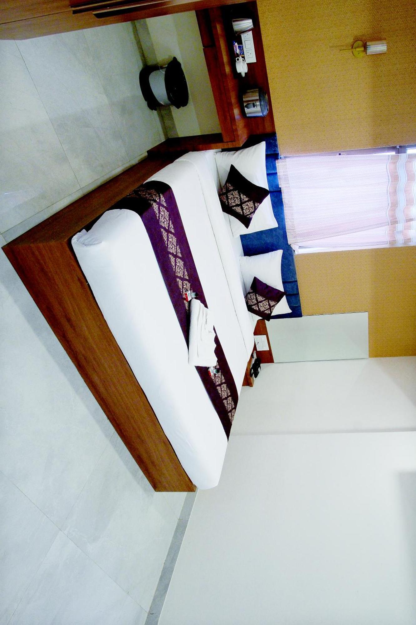 Hotel The Marion Nashik Exterior foto